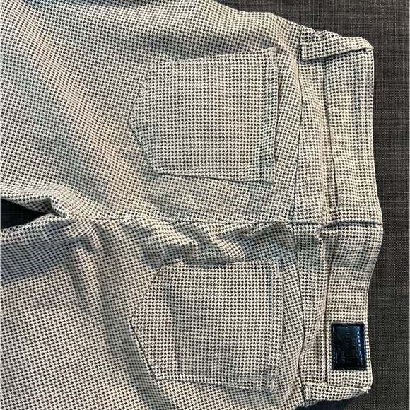 CUTEST Gingham GUESS jeans! - Picture 2 of 3